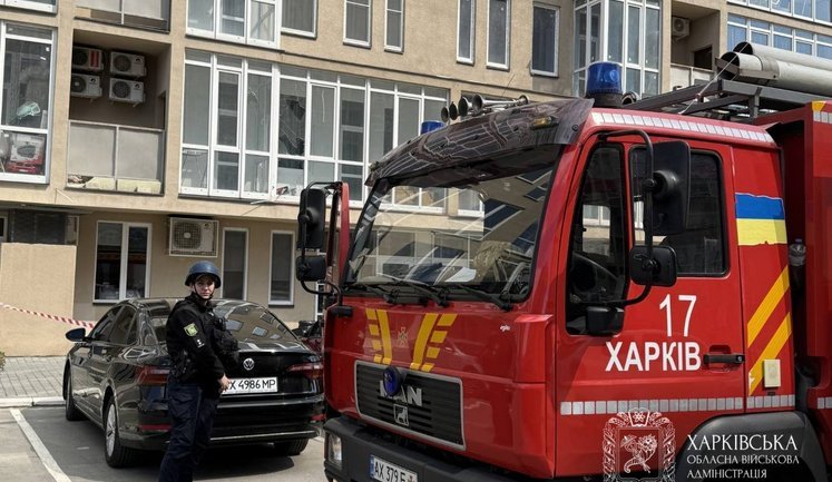 Ворог ударив по ще чотирьох АЗС у Харкові, є влучання у будинок та постраждалі (оновлено). ФОТОрепортаж