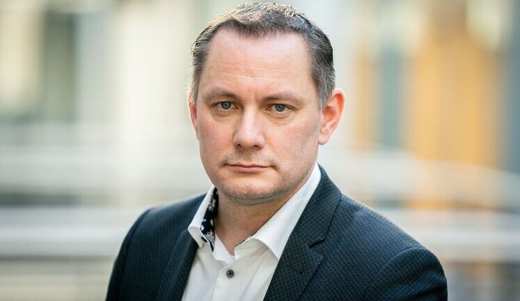 Солидер ультраправых ФРГ Хрупалла призвал отменить выплаты: украинские беженцы "несправедливо" получают гражданскую помощь