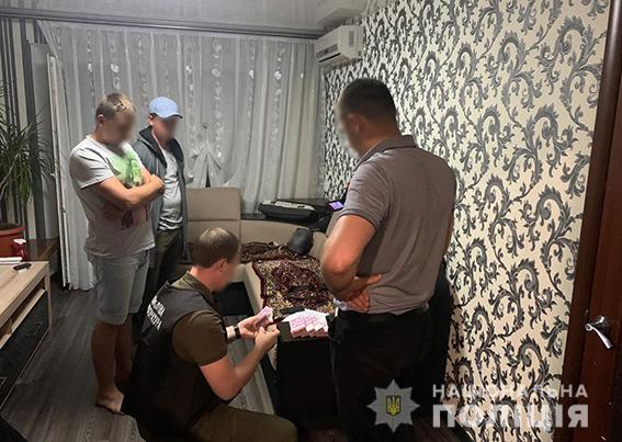 Полиция на Днепропетровщине задержала главаря наркогруппировки, предлагавшего 130 тыс. грн взятки капитану НПУ 03