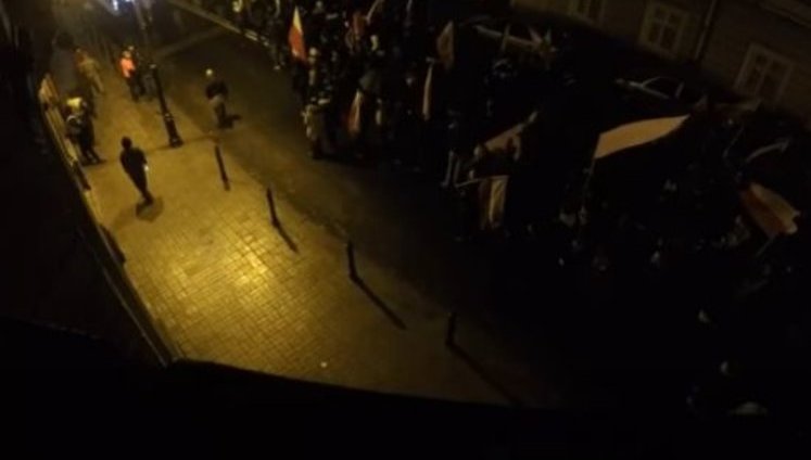"Смерть украинцам!": в польском Перемышле прошел националистический марш. ВИДЕО