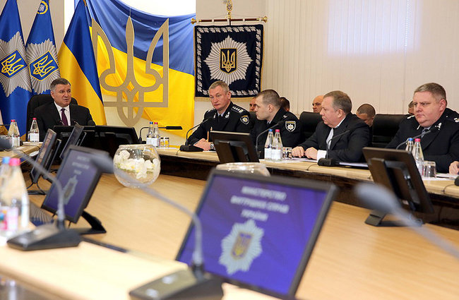 Нацполіція повністю аполітична у виборчому процесі, - Аваков 02