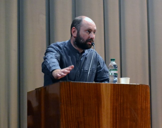 Голова партії Правий сектор Андрій Тарасенко: Той, хто вивішує бігборди Церква. Мова. Армія, проводить гей-паради в центрі Києва! 02