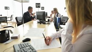 Кабмин распределил 63 миллиона на создание офисов предоставления админуслуг