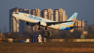 Пилот самолета flydubai отказался подъезжать к перрону и спровоцировал затор в аэропорту Одессы. ВИДЕО