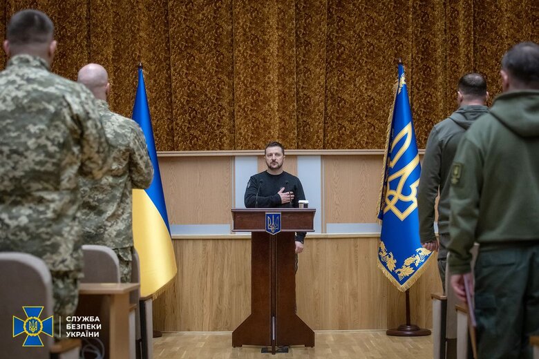 Зеленський привітав СБУ з річницею створення і вручив державні нагороди її співробітникам 01