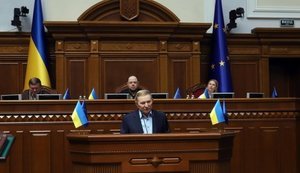 Кучма отримав нагороду від Стефанчука