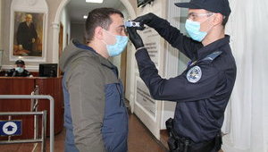 За час карантину в суди не пустили 224 відвідувачів з ознаками ГРВІ. ФОТОрепортаж