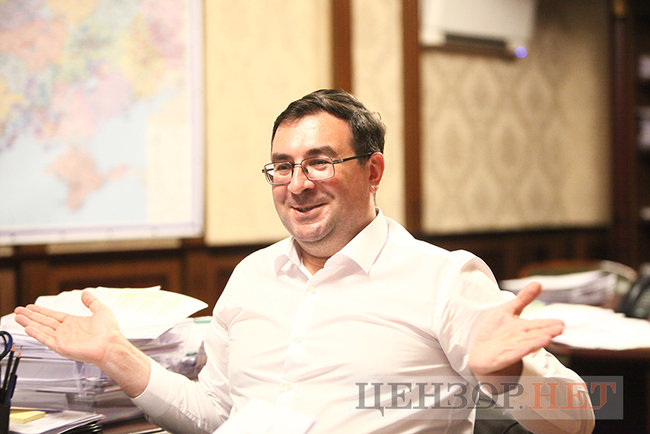 В.о. голови Державної податкової служби Євген Олейніков: Суму в 400 тис. грн держава визнає доходами, які ви могли накопичити. Віримо на слово 02