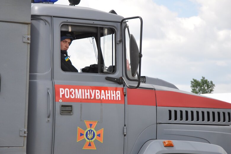 Саперы ГСЧС разминируют водные объекты в Киевской области 02