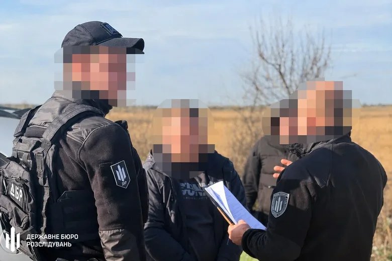 A lieutenant-colonel in the Dnipropetrovsk region attempted to sell an armoured vehicle and explosives