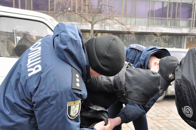 Police detains attackers of feminist rally held in downtown Kyiv 37 Police detains attackers of feminist rally held in downtown Kyiv 37