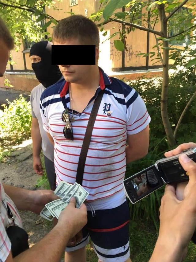 Контрразведчик СБУ задержан за крышевание порнобизнеса на Днепропетровщине 02