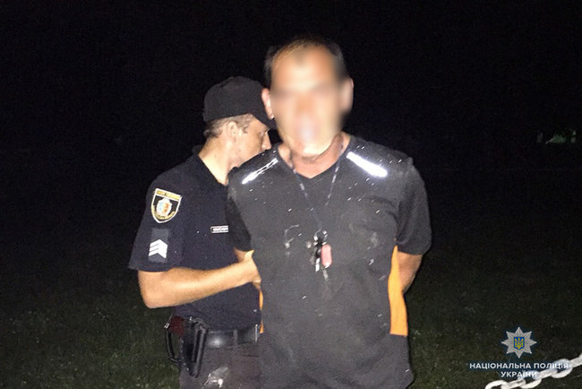 Поліцейські на Хмельниччині застосували зброю, щоб зупинити пяного водія вантажівки 01