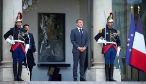 Macron, Zelenskyy
