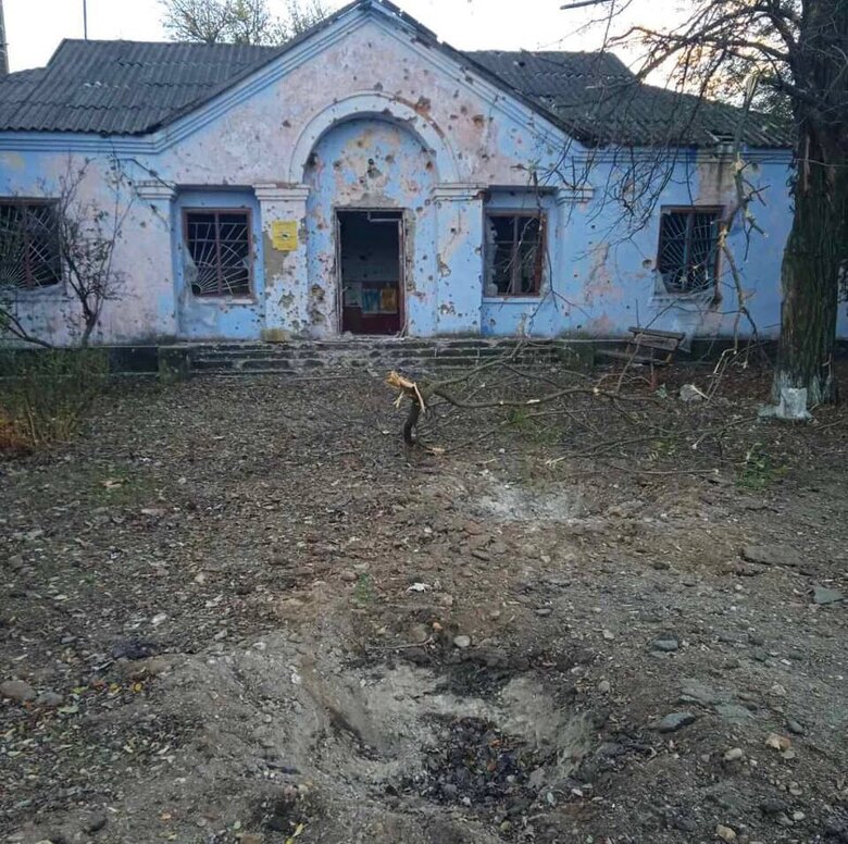 У Золотій Балці внаслідок скидання вибухівки з дрона пошкоджено релігійну споруду, магазин та автівки 02
