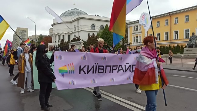 ЛГБТ-марш стартував у центрі Києва 02