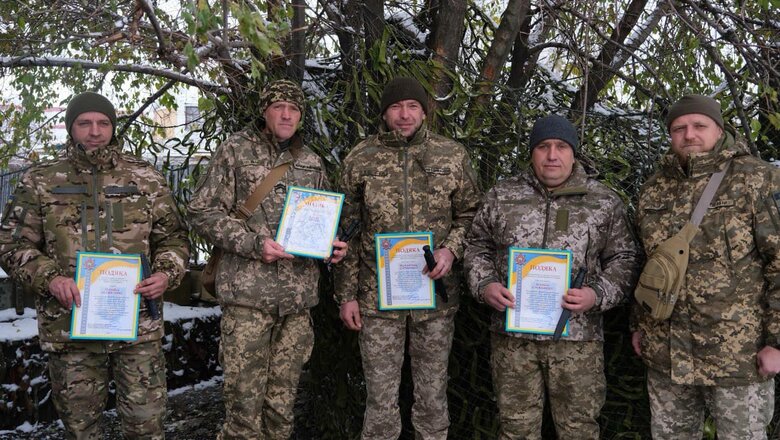 Бійці 52-го ОСБт врятували чоловіка, який шість днів був під завалами будинку біля Авдіївки 04 Бійці 52-го ОСБт врятували чоловіка, який шість днів був під завалами будинку біля Авдіївки 04