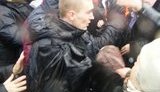 В Черкассах оппозиция заблокировала сессию городского совета: под зданием идут столкновения. ФОТО