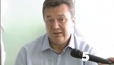 Человек с золотым унитазом