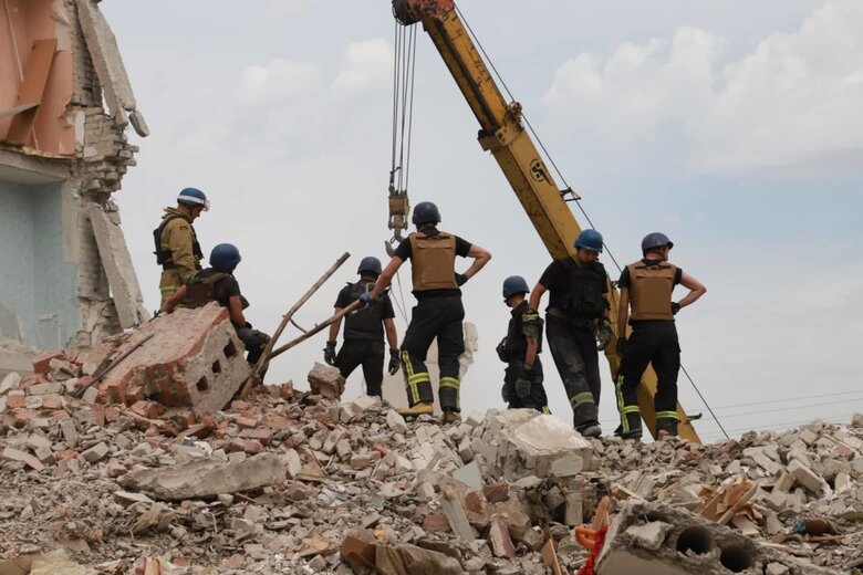 Захватчики обстреляли Часов Яр как минимум 4 Искандерами, - ГСЧС 03