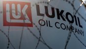 "ЛукОйл" продає закордонні активи через санкції Трампа