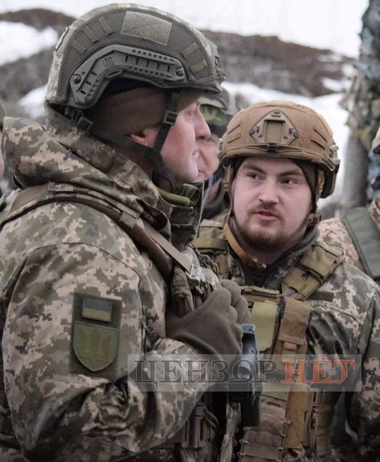 Помилка наша в тому, що люди вважають захист країни лише справою ЗСУ: репортаж із поїздки із Залужним на фронт 01 Помилка наша в тому, що люди вважають захист країни лише справою ЗСУ: репортаж із поїздки із Залужним на фронт 01