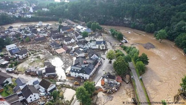 Число жертв наводнений в Германии выросло до 156, сотни людей считаются пропавшими без вести 11