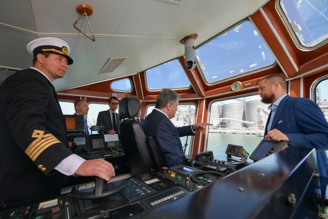 В крупнейшем морском порту Украины открыли новый зерновой терминал 04