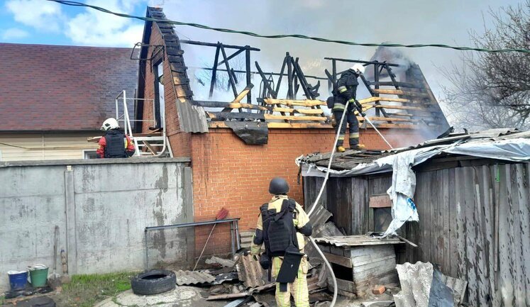 Enemy attacked Zolochiv with drones: there was fire and house was damaged. PHOTOS