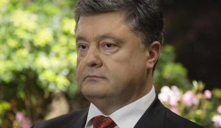 Юристы Порошенко завершили передачу Roshen в траст сразу же после скандала с "панамскими бумагами"