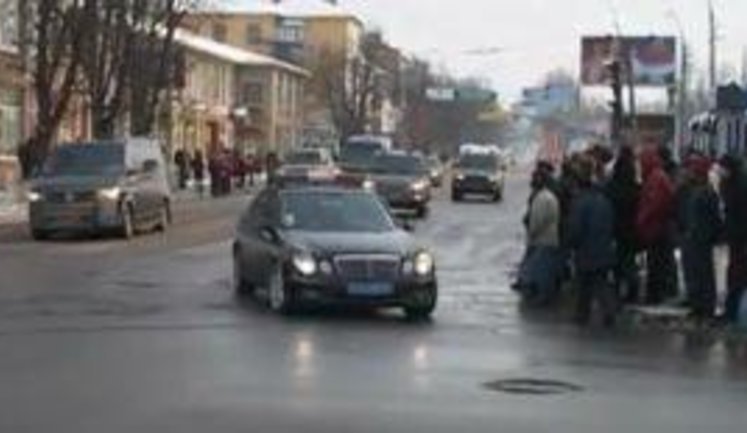 Opposition Figured Out How to Save Ukrainians from Traffic Jams Caused by Yanukovych