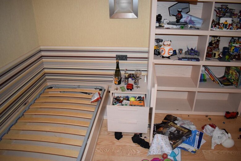 Восьмерым оккупантам, обворовывавшим дома жителей Бучи, сообщили о подозрении, - Офис Генпрокурора 05