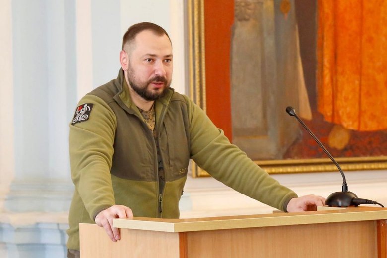 ДБР викрило масштабну крадіжку на закупівлі харчування Міноборони: радник міністра Халімон отримав підозру за створення преференцій компаніям, які отримали 95% закупівлі харчування МО 01 ДБР викрило масштабну крадіжку на закупівлі харчування Міноборони: радник міністра Халімон отримав підозру за створення преференцій компаніям, які отримали 95% закупівлі харчування МО 01