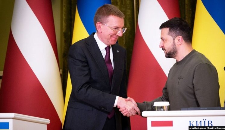 Зеленский связал фейки России с качественной коммуникацией Украины и США