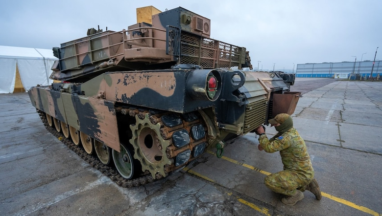 Австралія завершила передачу танків Abrams Україні
