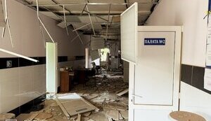 Рашисты ударили КАБами по с. Хотинь в Сумской области: повреждены больница, церковь и дома.. ФОТОРЕПОРТАЖ