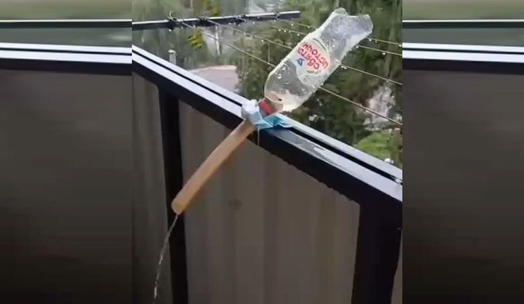 Resident of occupied Donetsk showed city’s balcony "water supply system": "Thank you, Russia!". VIDEO