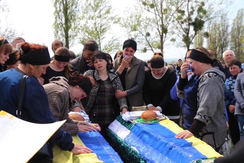 Soldiers of 91st separate regiment of operational support Andrii and Oleksandr Kozyrka, who died in battle with Russian occupiers, were buried in Sumy region 11 Soldiers of 91st separate regiment of operational support Andrii and Oleksandr Kozyrka, who died in battle with Russian occupiers, were buried in Sumy region 11