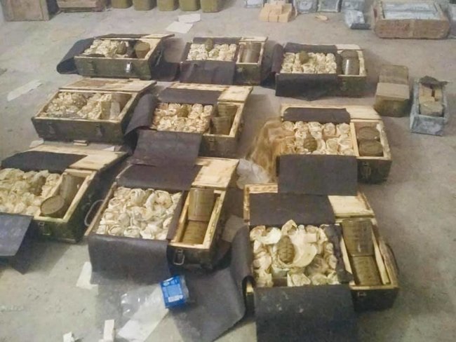 175 гранат Ф-1 і 49 ящиків із набоями: в Прилуках у пенсіонера знайшли склад боєприпасів 04