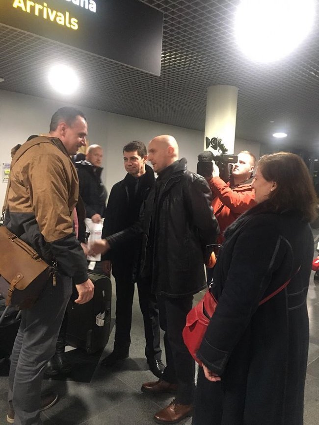 Сенцов прибыл на реабилитацию в Латвию 02