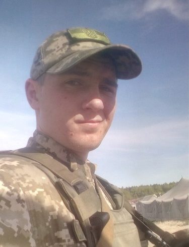 Воина 58-й ОМБ Владислава Карпуна, погибшего на Донбассе, похоронили в Полтавской области 01