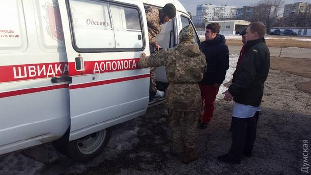13 поранених військовослужбовців доставлено літаком до Одеси 04 13 поранених військовослужбовців доставлено літаком до Одеси 04
