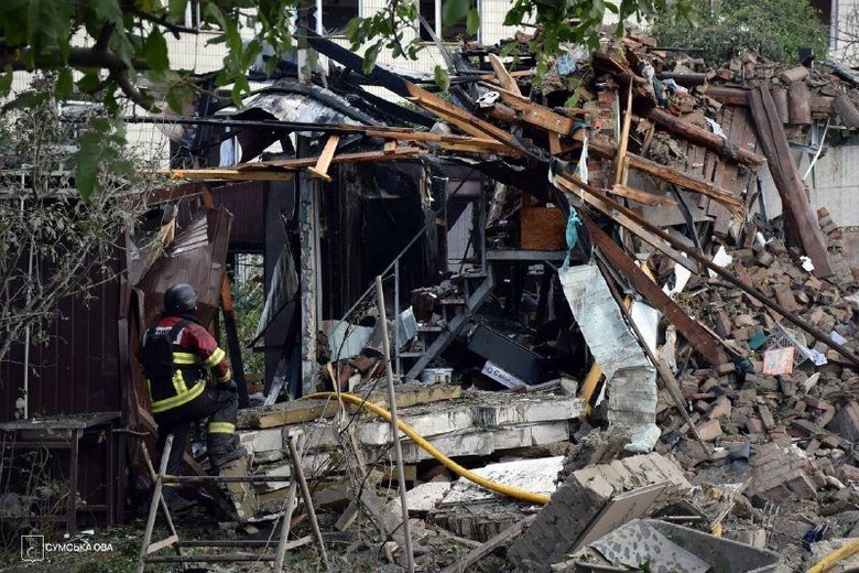Sumy airstrike damages homes in two districts, injures eight