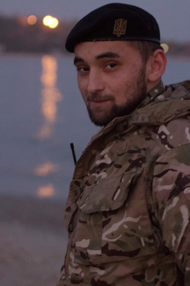Тату, немає мені заміни, не можу кинути підрозділ: Народний герой України, доброволець Назар Опришко, друг Бористень, був на фронті до останнього, поки не відмовили нирки 10