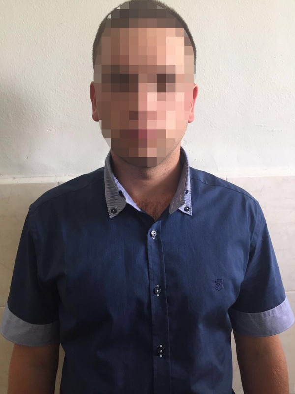 СБУ затримала українця, який намагався провезти в шлунку 1,3 кг кокаїну з Південної Америки 04