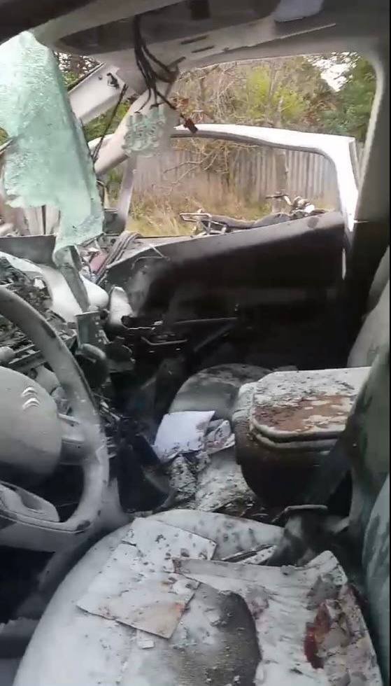 РФ вдарила по автівці Укрпошти на Сумщині