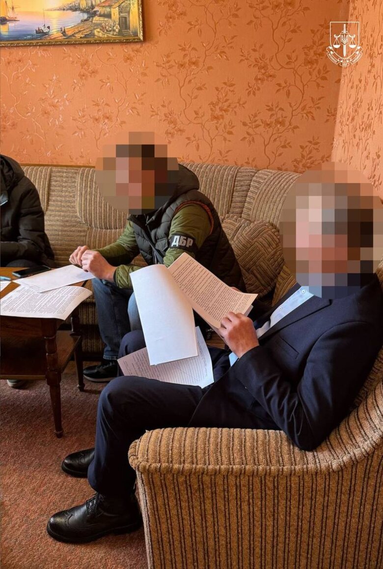 Подозрение должностным лицам Укрпрофтура и Федерации профсоюзов