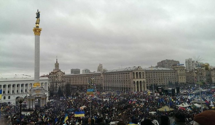 На Евромайдан вышли более миллиона людей: Заполнен весь Майдан, Крещатик и холмы. ФОТОрепортаж
