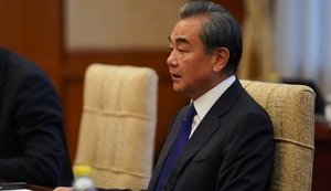 Китай готов стать посредником между Россией и Украиной, - Ван И