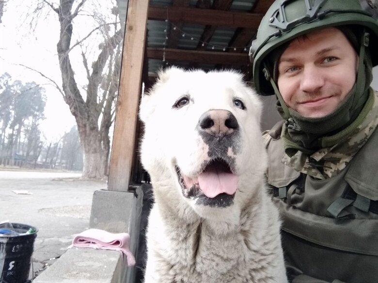 Ярослав Мовчун: У Пущі їздив один поліцейський. Йому треба пам’ятник поставити! Усе навколо гримить, прильоти, а він продовжував чергувати на своїй машині 06